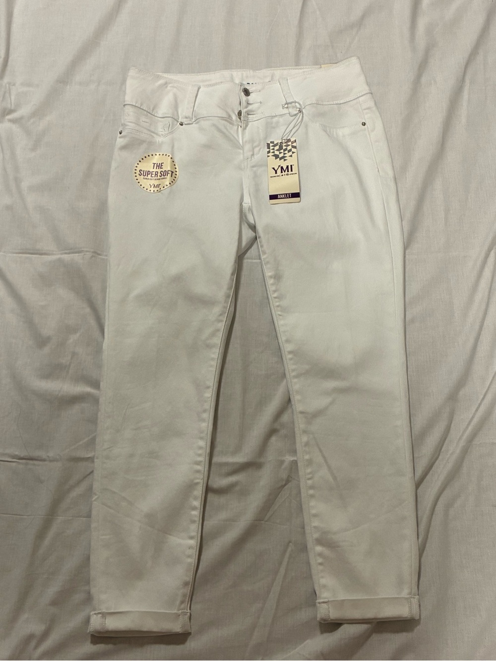 YMI Women's White Skinny Jeans — Classic Five-Pocket Style Juniors Size 15